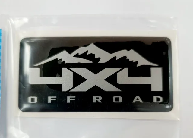 Наклейки на позашляховик — 4x4 Off-Road (7х3.5 см) чорний