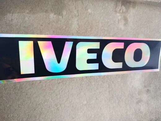 Наклейка виниловая IVECO голография (35х8 см) черная
