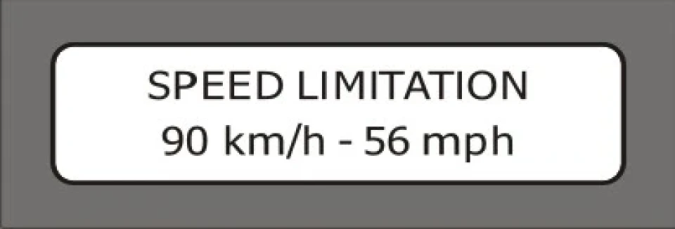 Наклейка вінілова внутрішня SPEED LIMITATION 90 km/h - 56 mph (12,5х3 см) білий-чорний